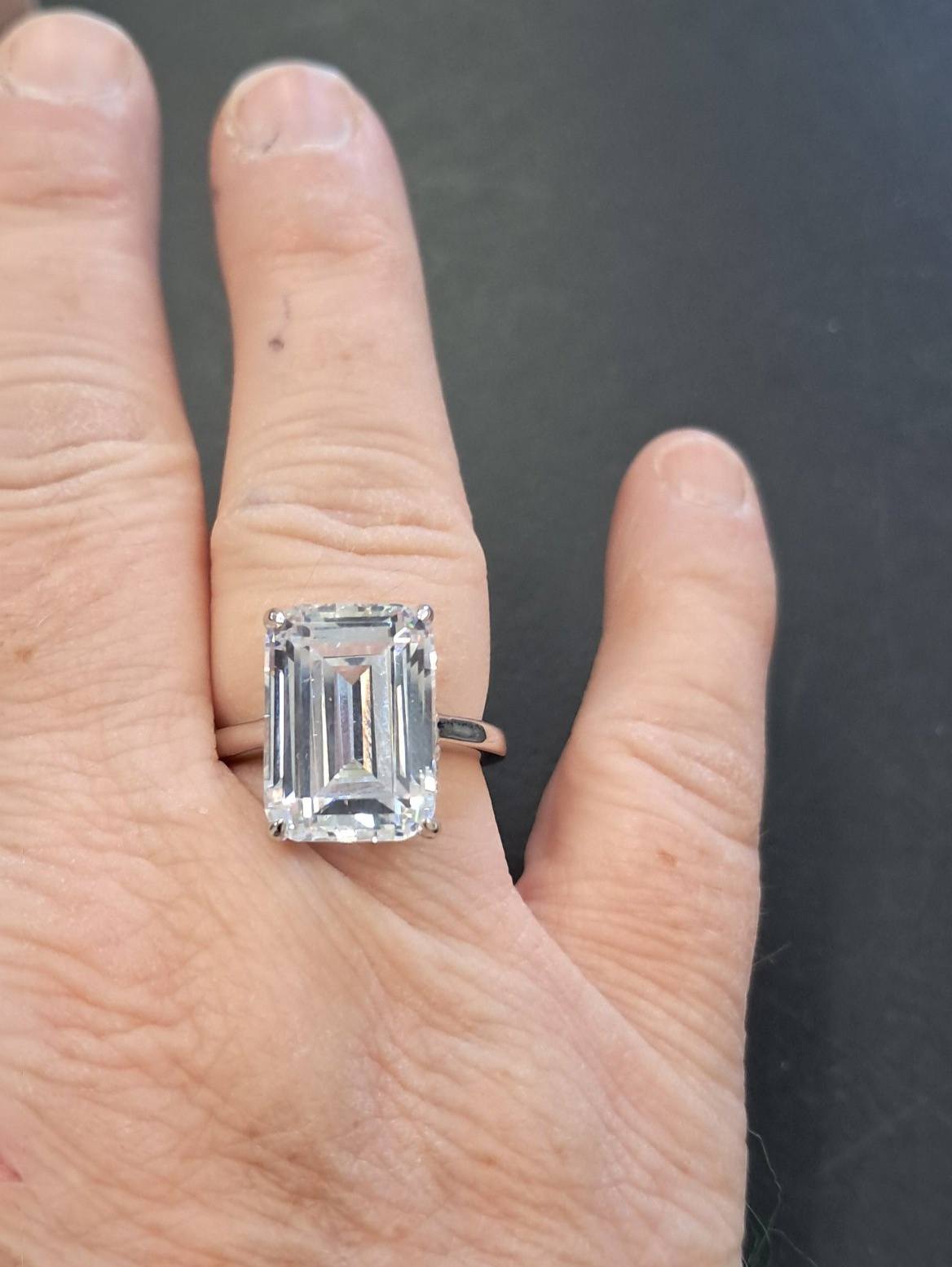 Women's Cubic Zirconia Ring-Size 6