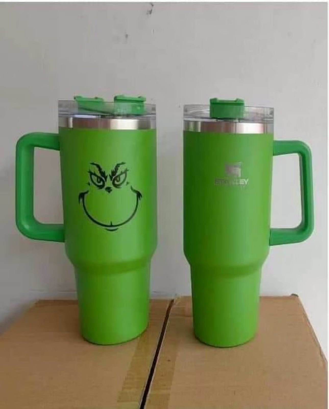 Grinch Stanley Quencher H2.0 Flowstate 40 oz Tumbler Green