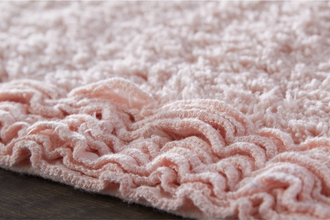 Tufted Bath Rug- Rosario Pink