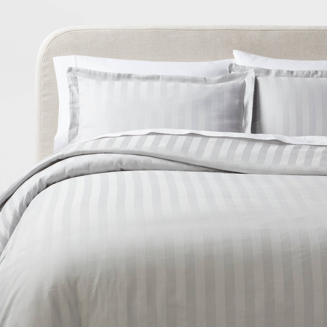 Full/Queen Damask Duvet Cover and Sham Set-3 piece